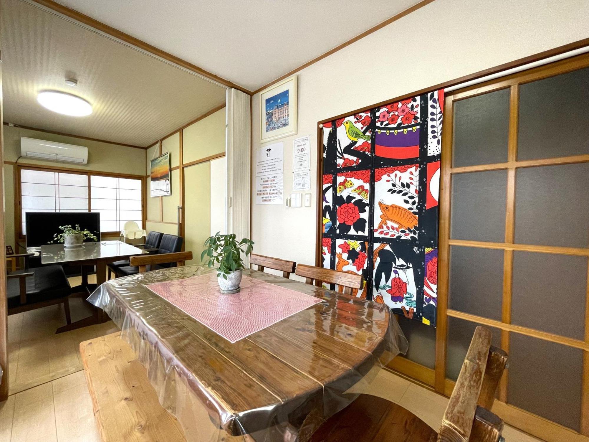 一軒家貸切り最大11人まで 114平米の平屋の和の家 駐車場2台無料 道後温泉や松山城へのアクセス抜群 Hotel Exterior photo